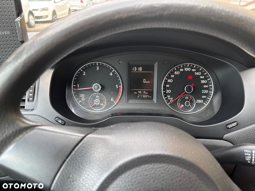 Volkswagen Jetta - 11