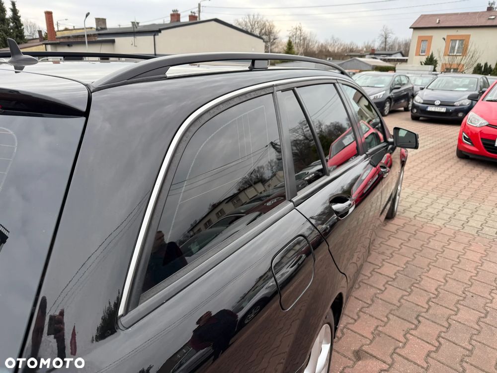 Mercedes-Benz Klasa C 220 CDI DPF (BlueEFFICIENCY) Elegance - 26