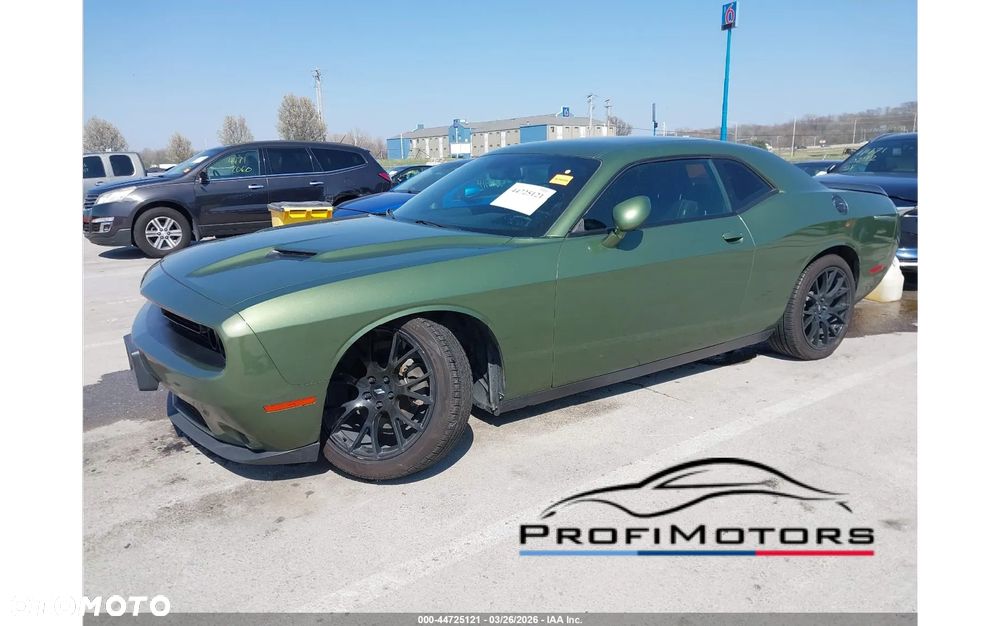 Dodge Challenger - 1