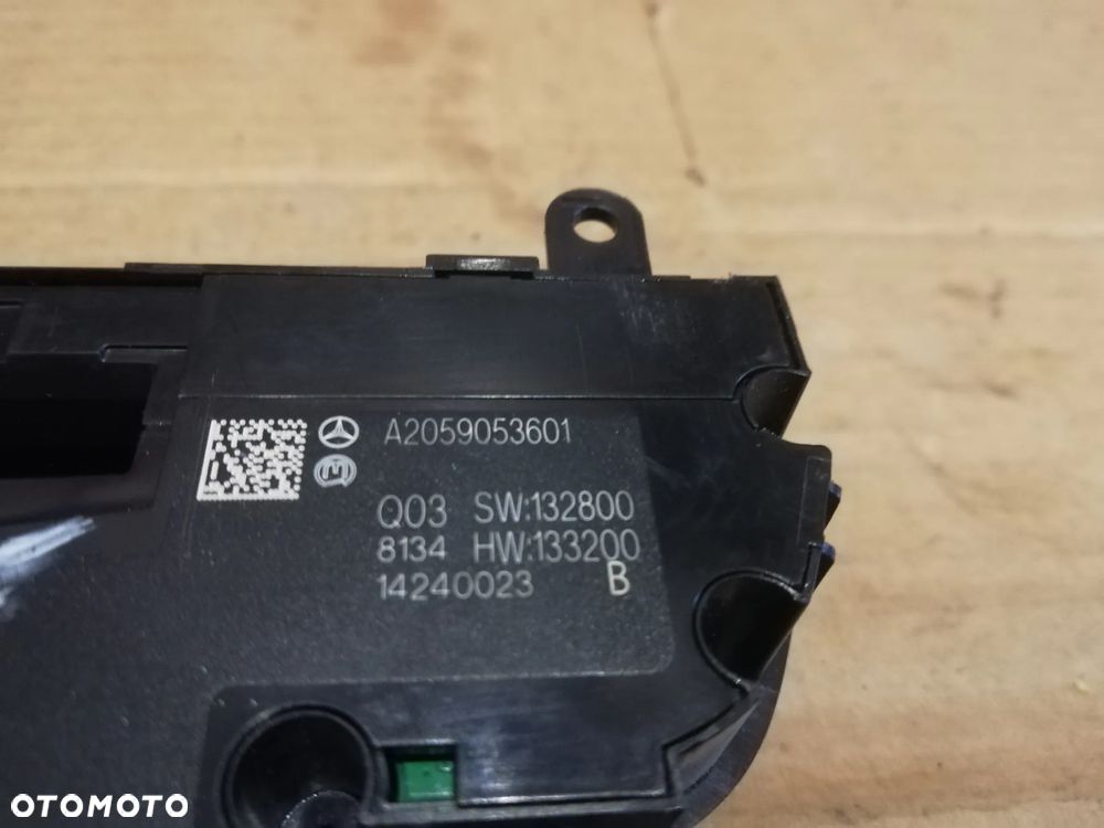 Mercedes W205 Przełącznik Panel Radia A2059053601 - 3