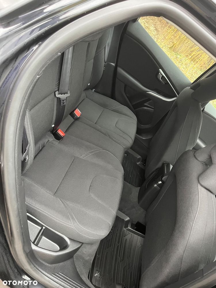 Volvo V40 Cross Country - 19