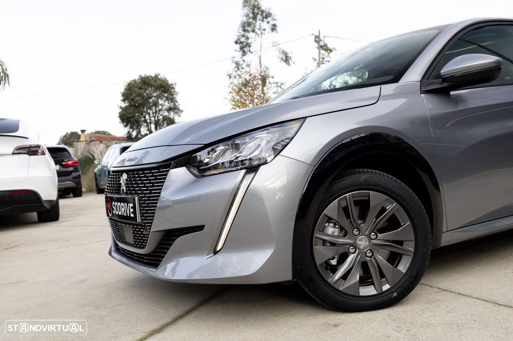 Peugeot e-208 Allure - 8