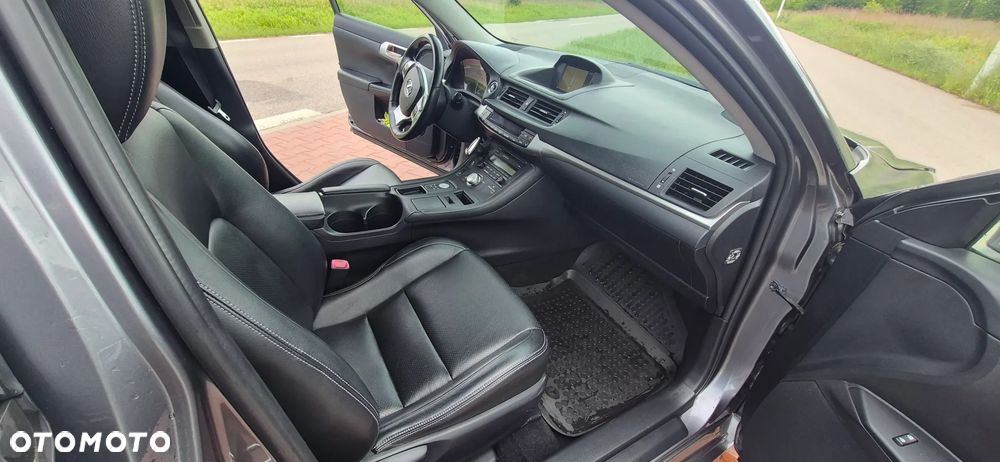 Lexus CT - 16