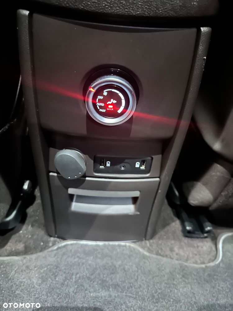 Renault Espace 1.6 dCi Energy Initiale Paris EDC - 24