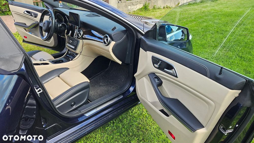 Mercedes-Benz CLA 250 7G-DCT AMG Line - 24