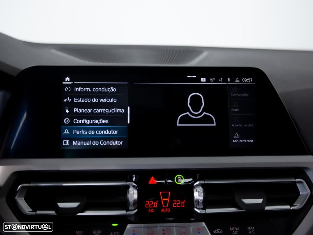 BMW 320 e Touring Corporate Edition Auto - 30