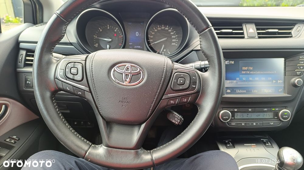 Toyota Avensis - 16