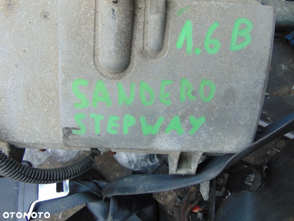 Silnik Dacia sandero logan 1,6 B k7MA800 sandero 85 tyś (pewny palił na dotyk) - 2
