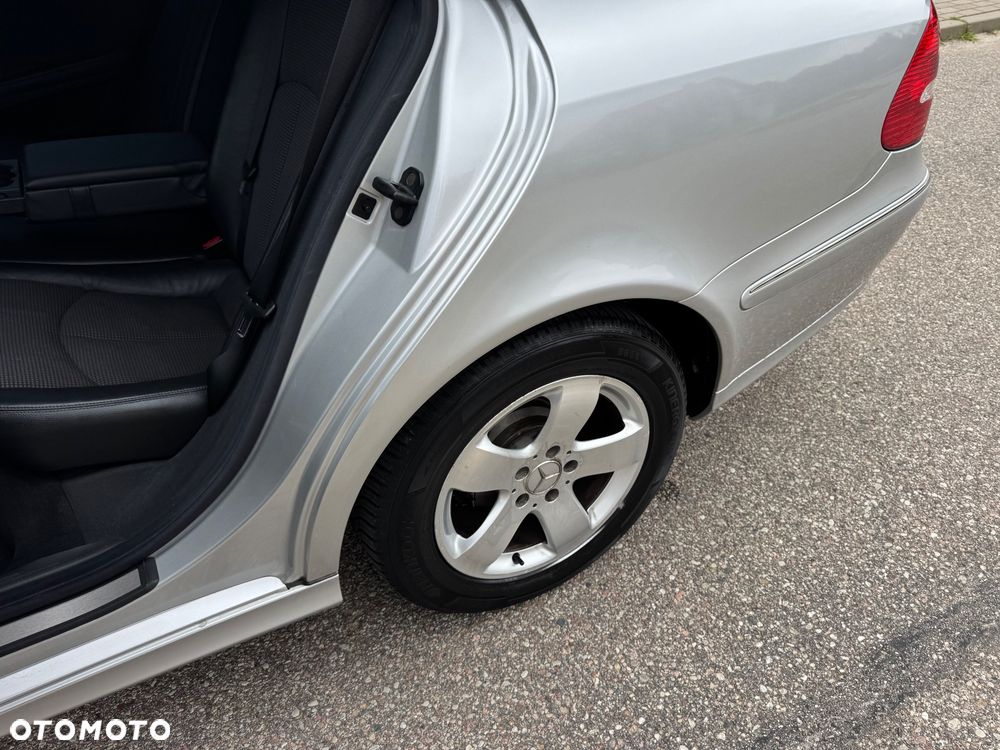 Mercedes-Benz Klasa E 200 Kompressor Automatik Avantgarde Sport Edition - 18