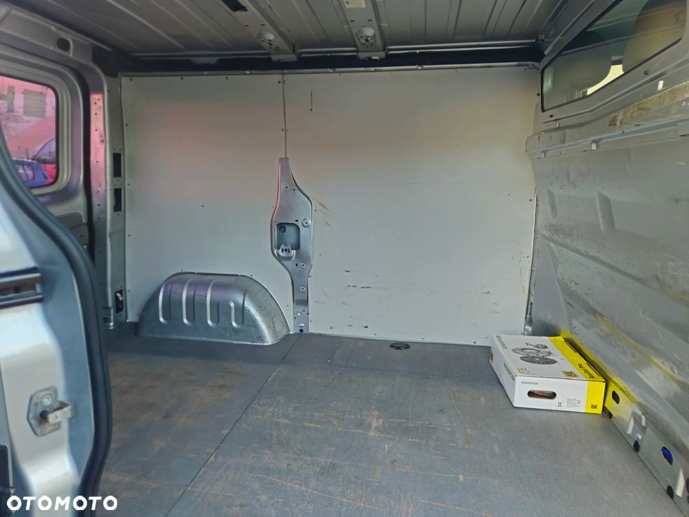 Opel VIVARO 2.0 cdti KLIMATYZACJA - 19