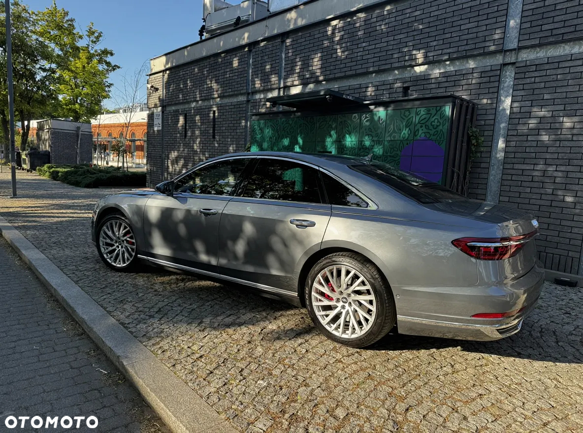 Audi A8 - 7