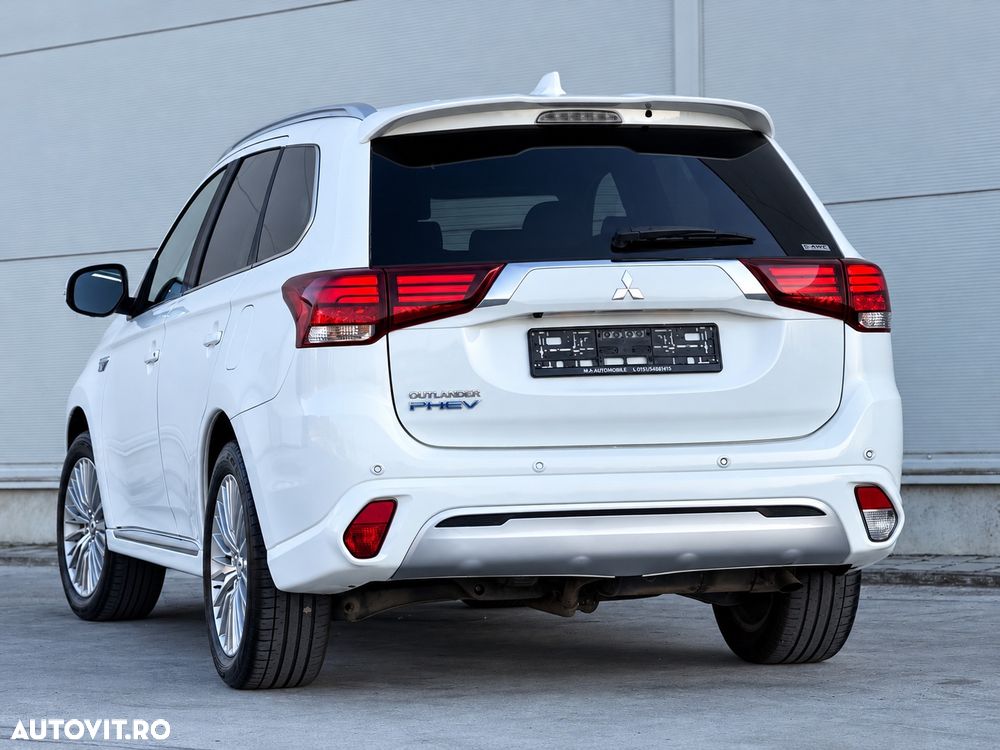 Mitsubishi Outlander - 6