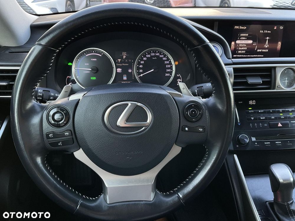 Lexus IS - 12