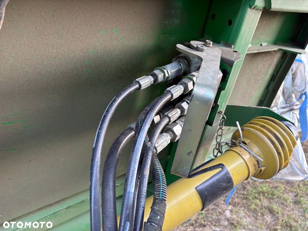 John Deere 635R - 9