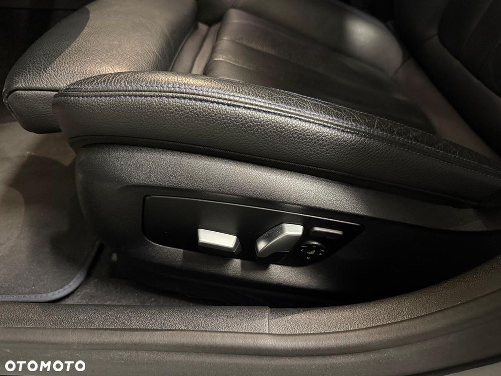 BMW Seria 5 M550d xDrive - 23