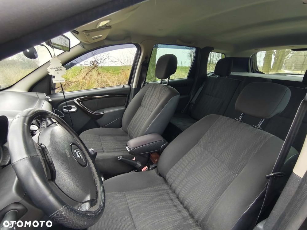 Dacia Duster 1.6 Laureate - 14