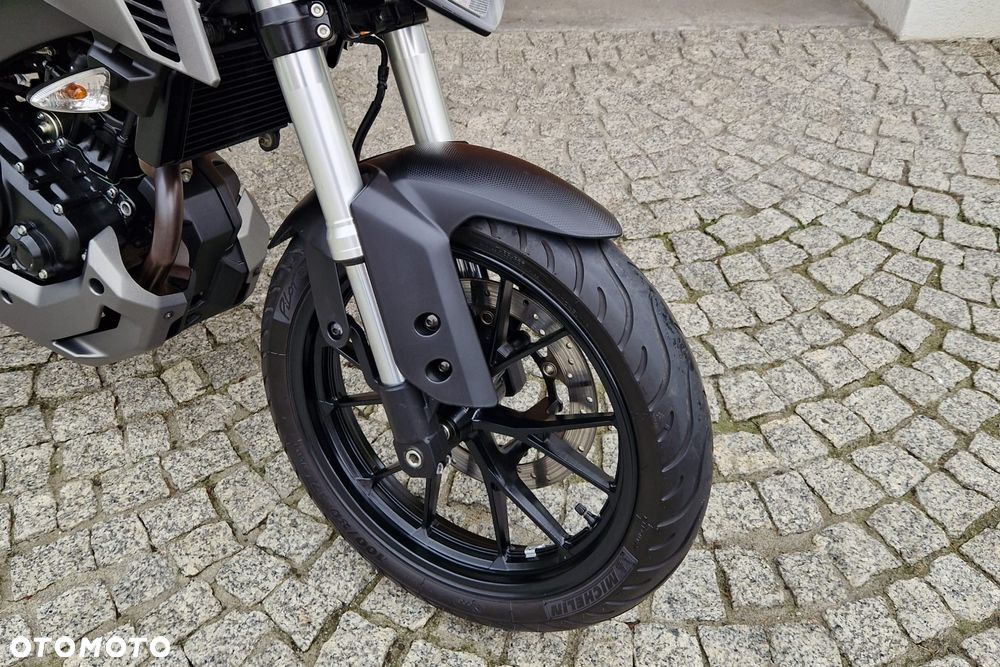 Yamaha MT - 4