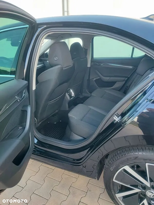 Skoda Octavia 2.0 TDI SCR Style DSG - 20