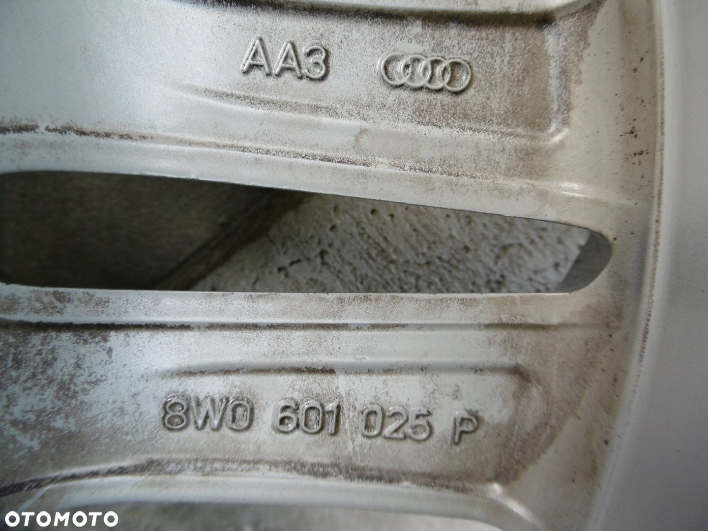 AUDI A4 B9 8W0 7.0Jx17H2 ET 42 5x112 - felga - 8