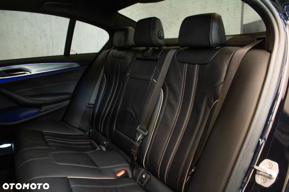 BMW Seria 5 530i xDrive Luxury Line - 9