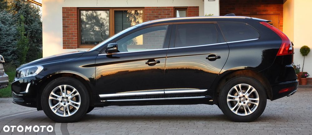 Volvo XC 60 D5 AWD Geartronic Summum - 8