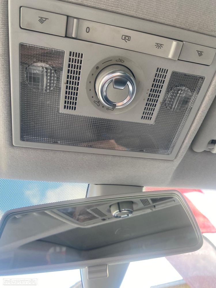 SEAT Mii 1.0 Connect - 12