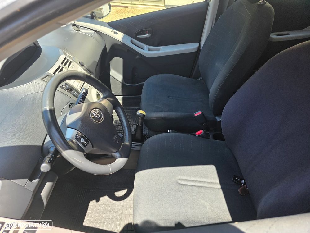 Toyota Yaris 1.0 VVT-i AC - 7