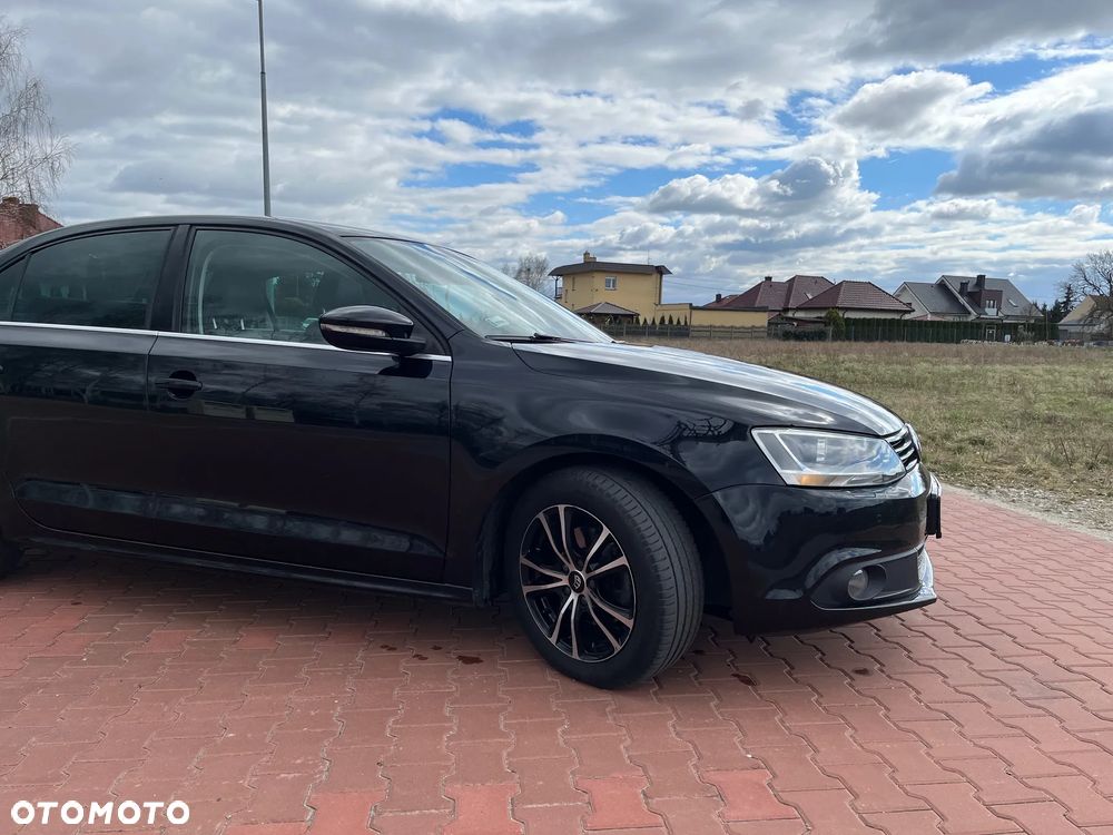 Volkswagen Jetta 1.6 TDI Trendline - 3
