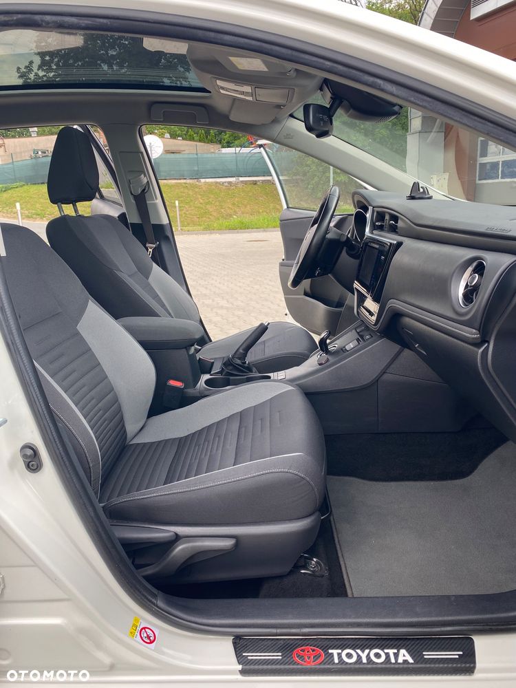 Toyota Auris 1.8 Executive - 17