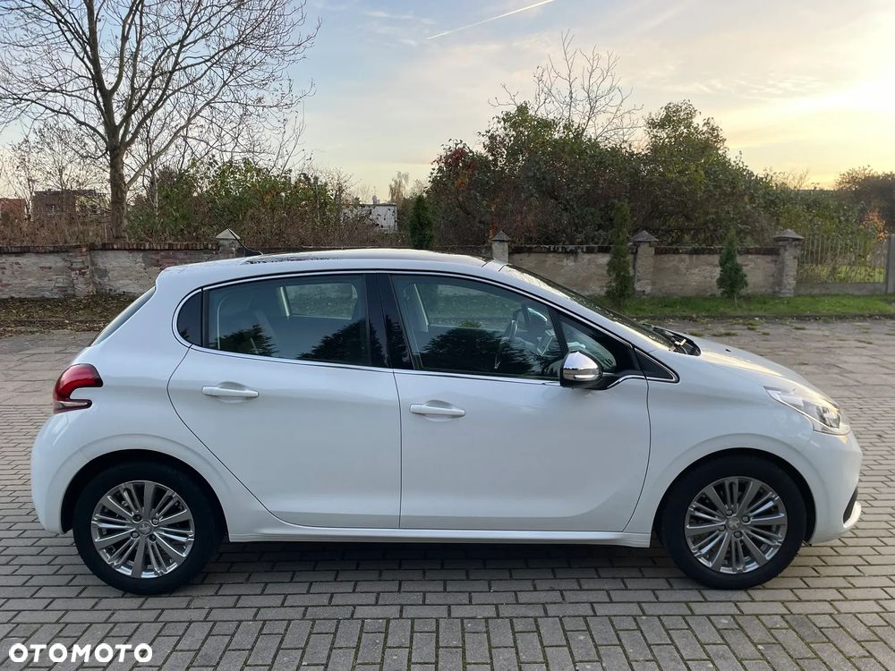 Peugeot 208 1.2 PureTech Allure S&S - 8