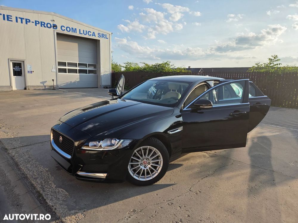 Jaguar XF 20d RWD E-Performance Prestige - 3