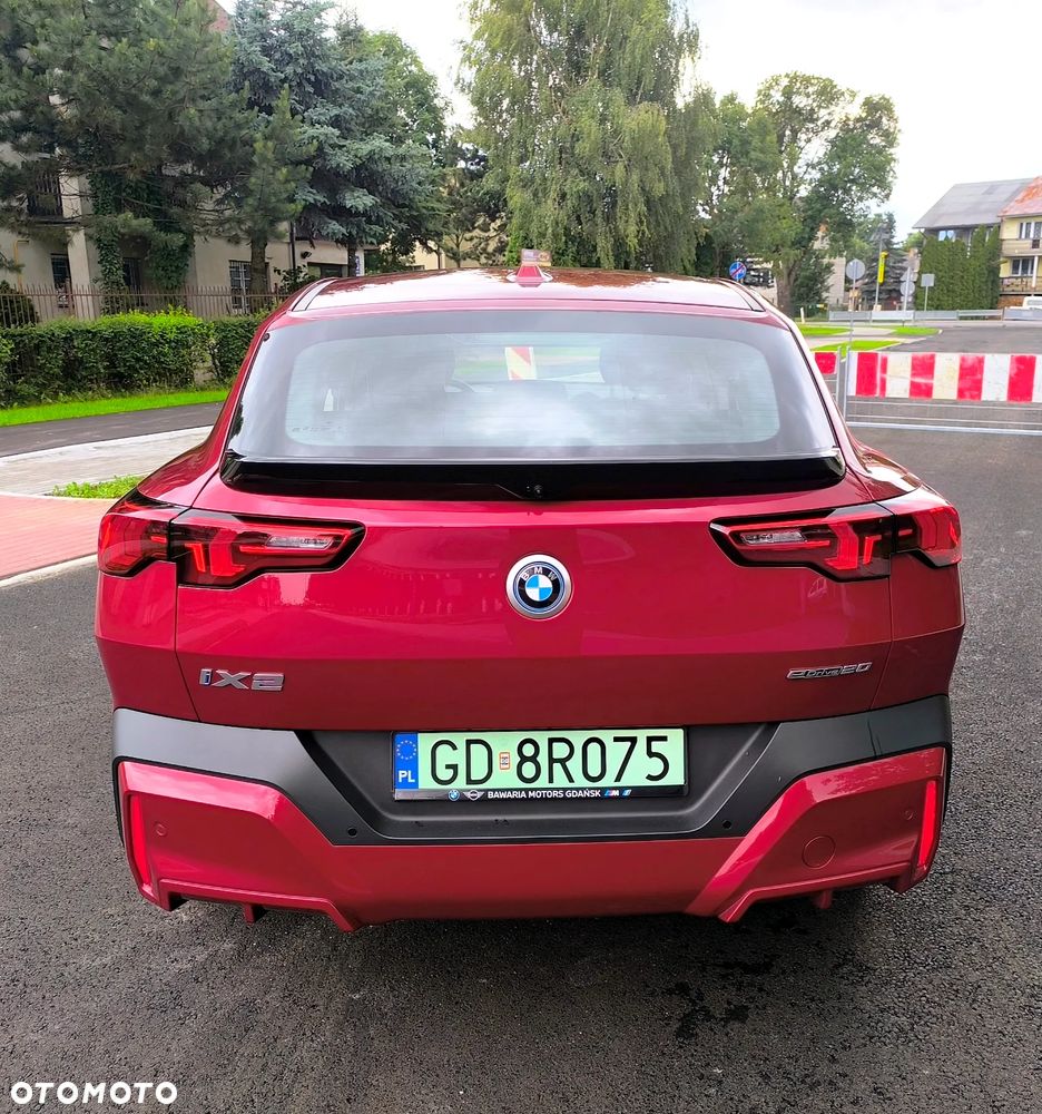 BMW iX2 - 6