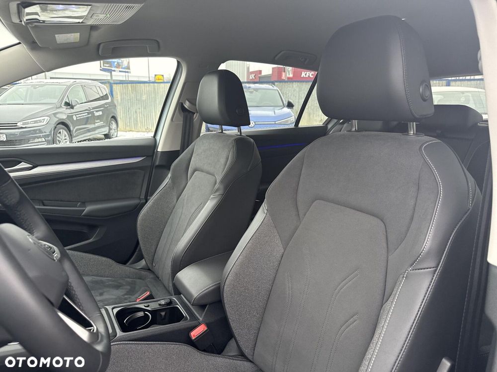 Volkswagen Golf - 11