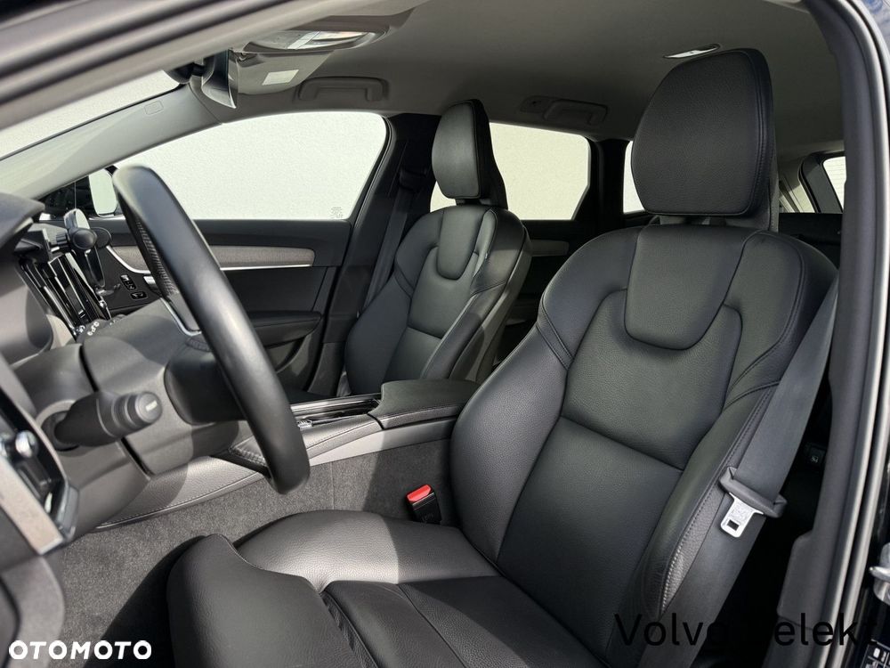 Volvo V90 Cross Country - 18