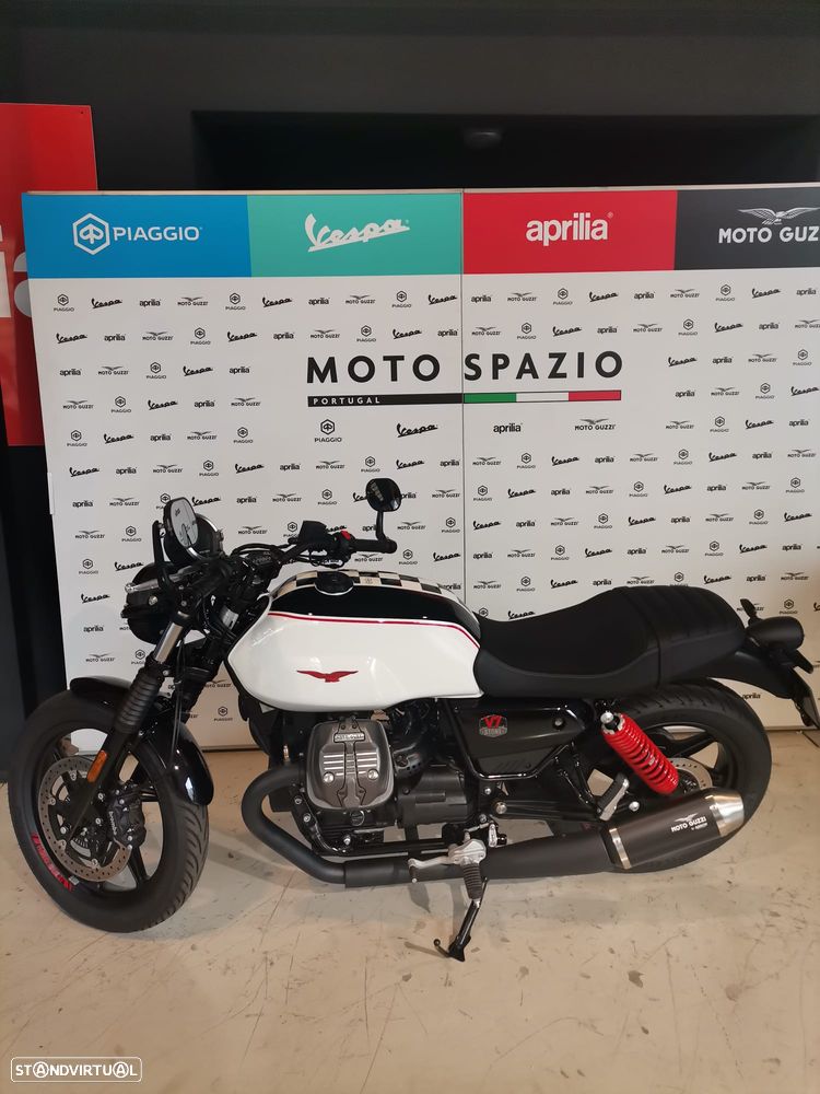 Moto Guzzi V7 STONE TEN - 2
