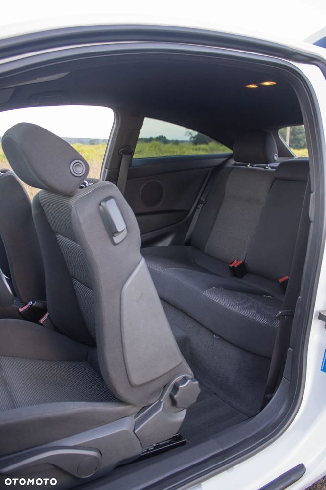 Opel Astra 1.6 T Sport - 25
