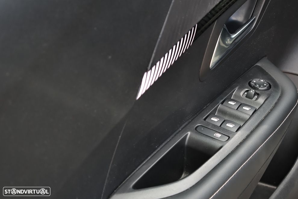 Peugeot 208 1.2 PureTech Allure - 15