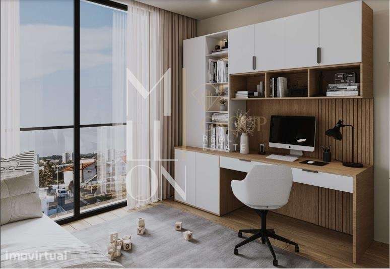 Apartamento com varanda, jardim e lugar de estacionamento a escassos m - Grande imagem: 3/4