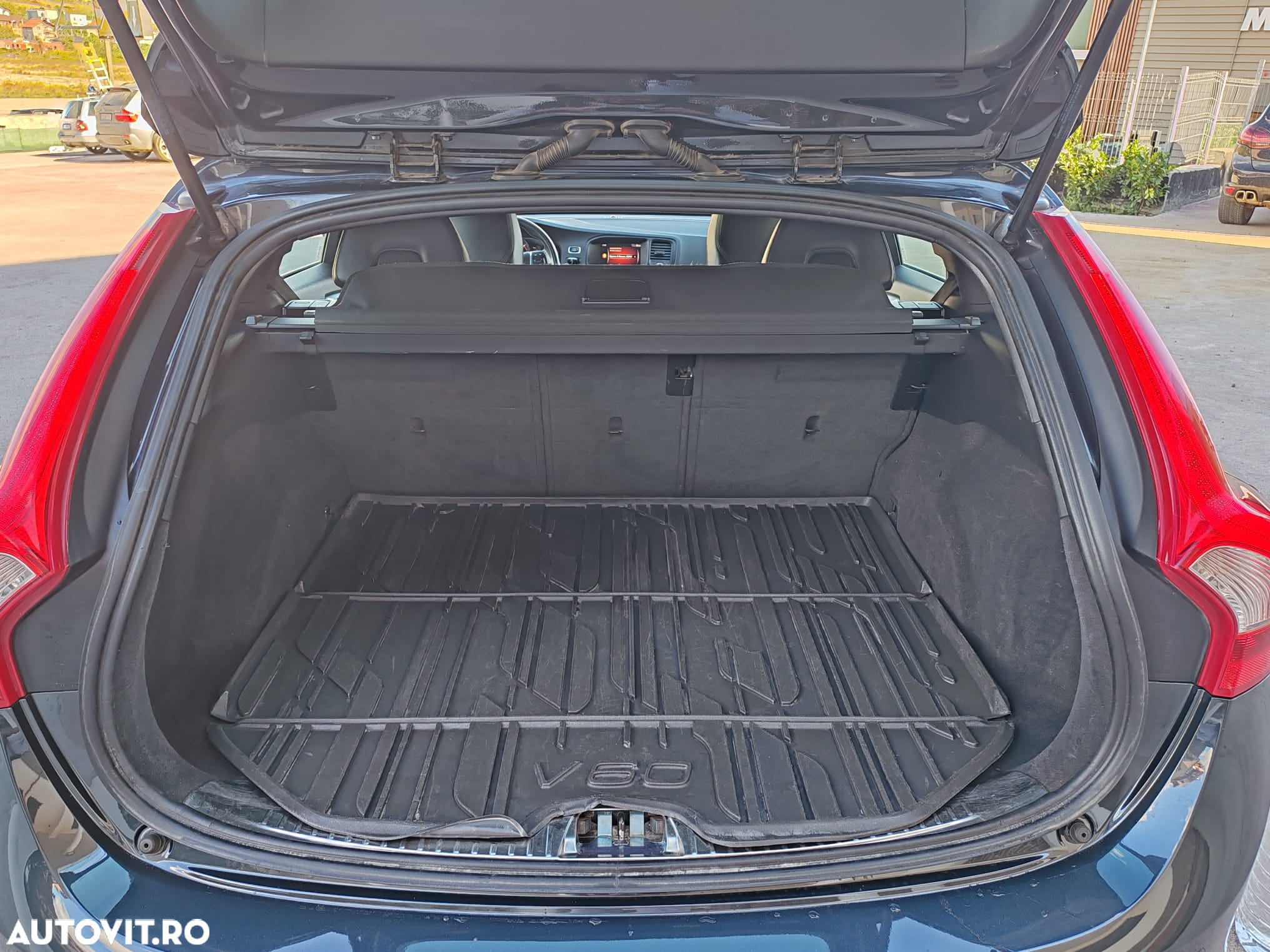 Volvo V60 D4 AWD Geartronic RDesign - 8