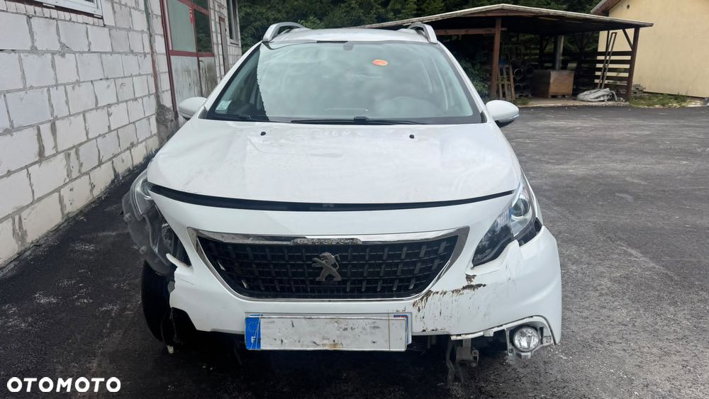 Peugeot 2008 1.5 BlueHDi Allure S&S - 2