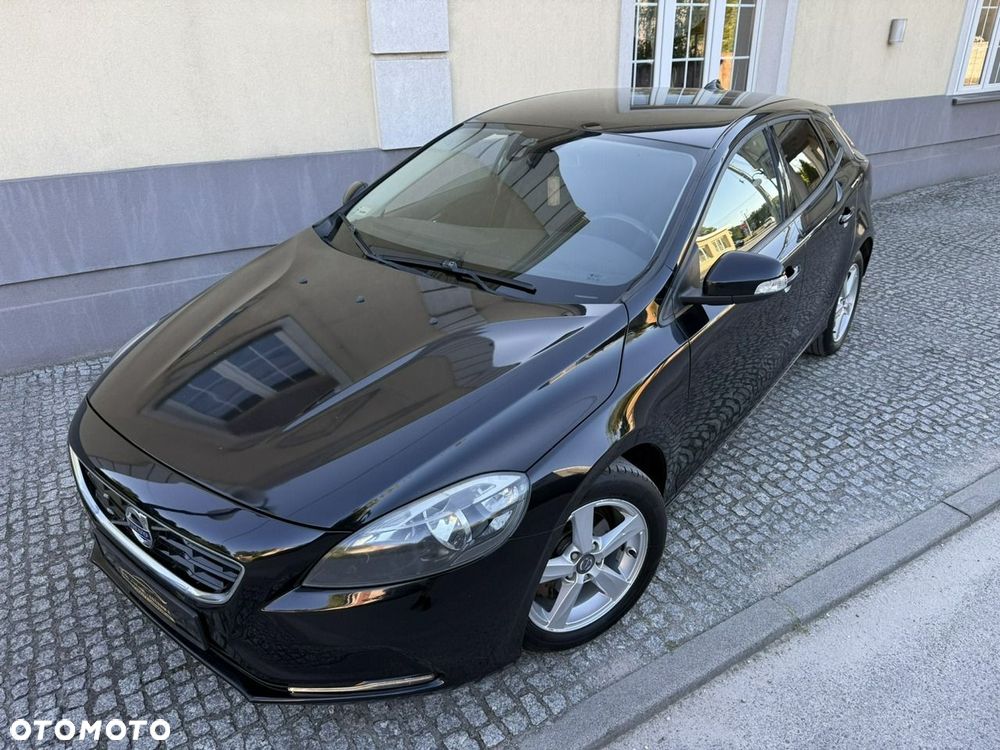 Volvo V40 - 25