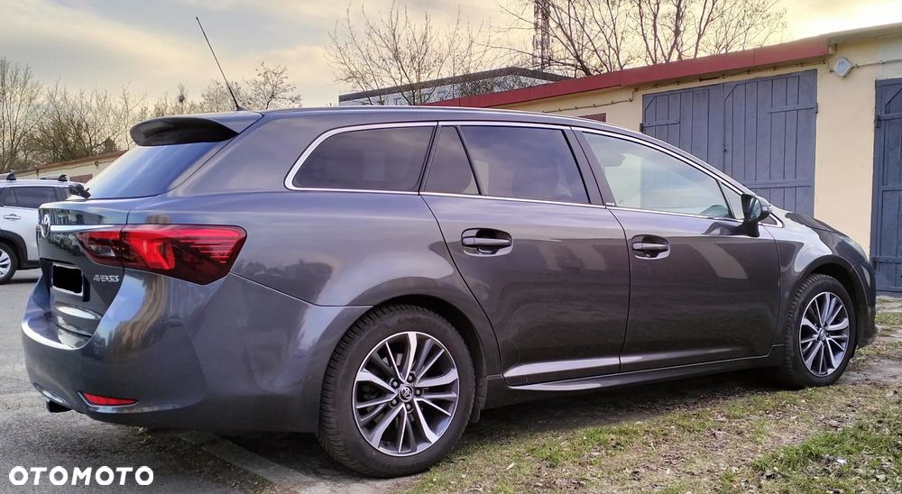 Toyota Avensis 2.0 D-4D Selection - 5