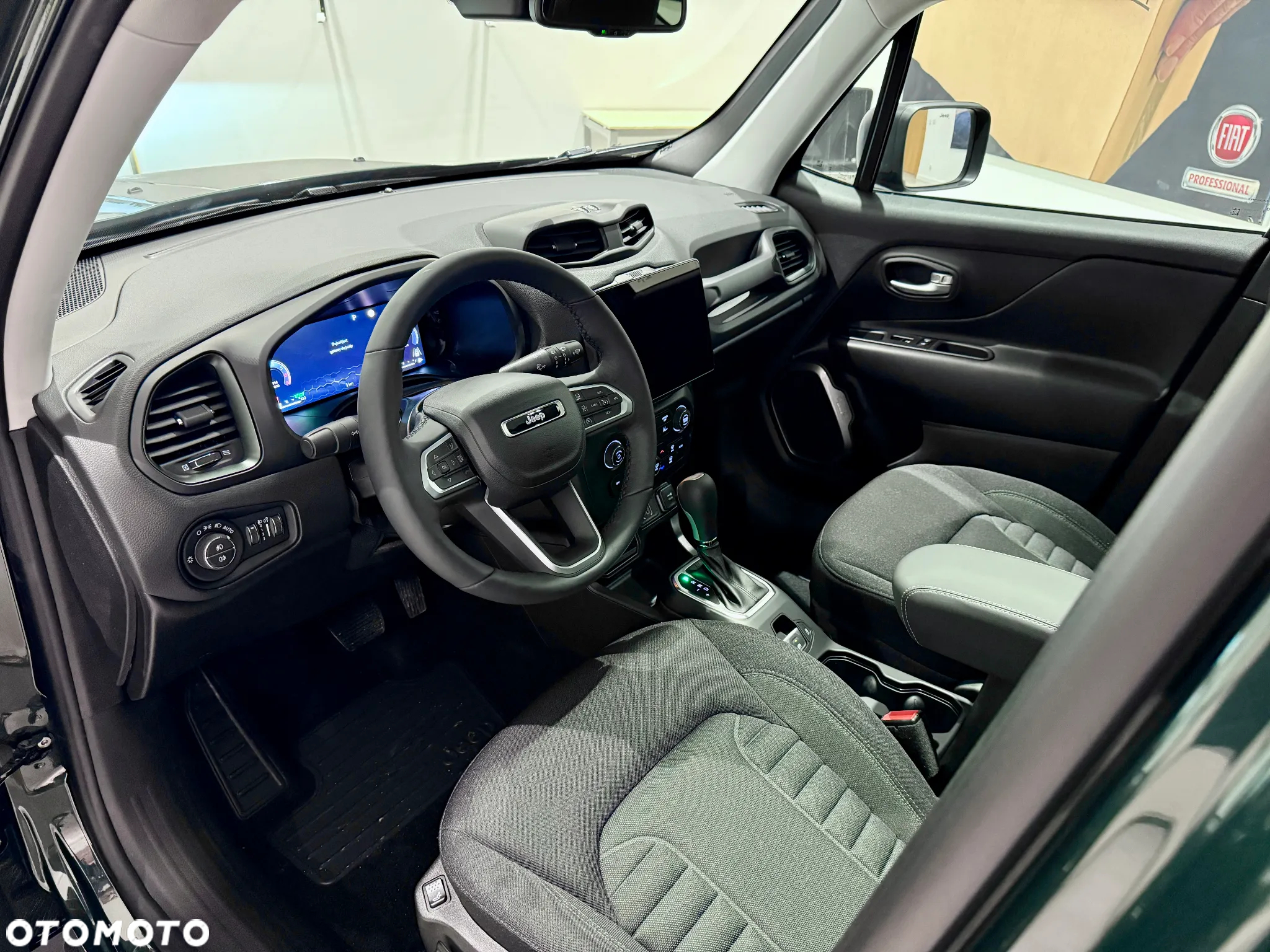 Jeep Renegade - 26