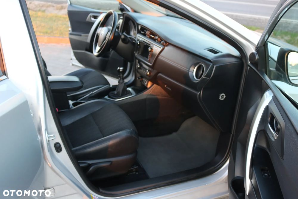 Toyota Auris 2.0 D-4D Prestige - 14