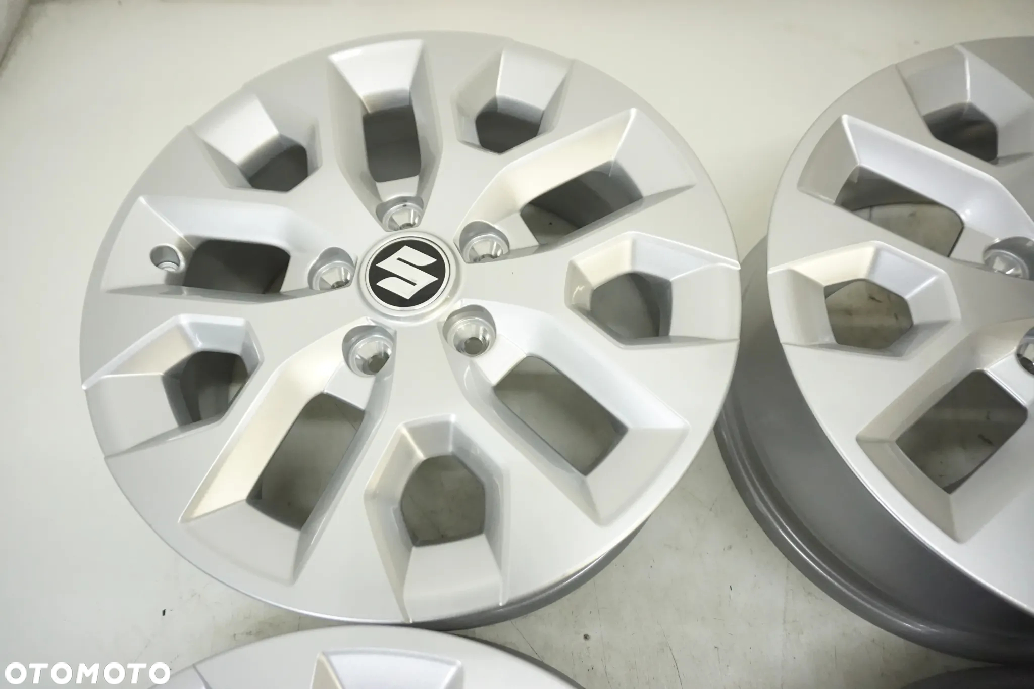 FELGI ALUMINIOWE 16 SUZUKI SX4 S CROSS C CROSS VITARA KIZASHI GRAND VITARA SWIFT ET50  5X114,3 - 3