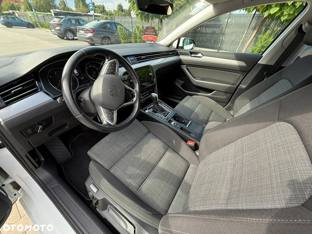 Volkswagen Passat 2.0 TDI Business DSG - 11