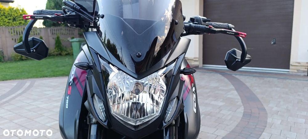 Suzuki GSX - 20