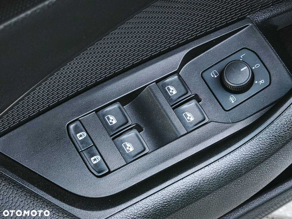 Skoda Octavia 2.0 TDI Selection DSG - 22
