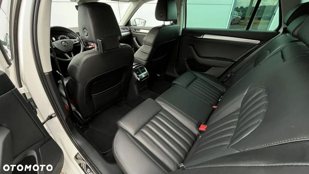 Skoda Superb 2.0 TDI DSG Premium Edition - 32