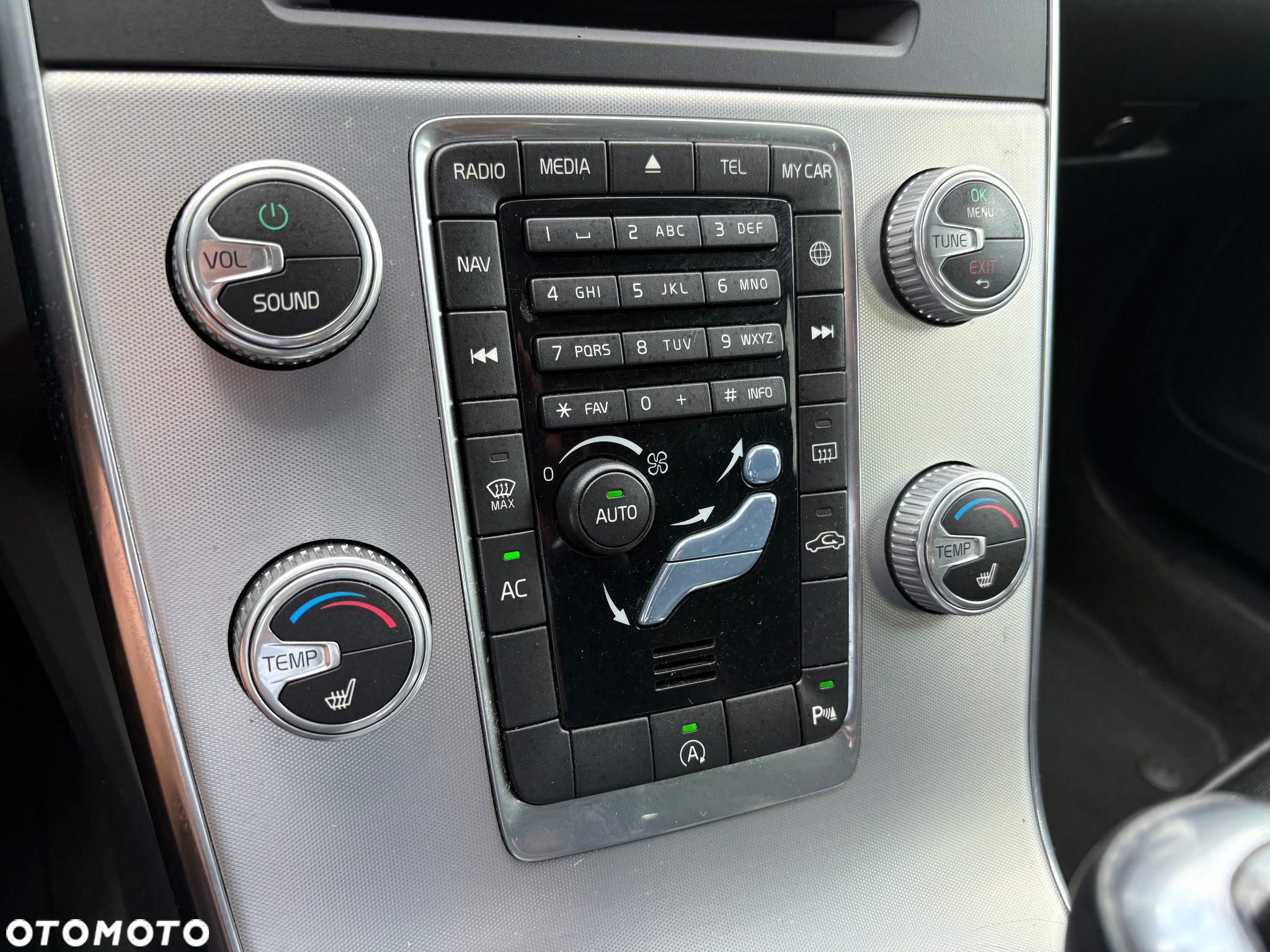 Volvo V60 D2 Momentum - 24
